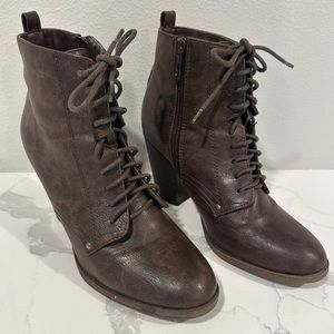 Breckelle’s Lace Up Heeled Boots